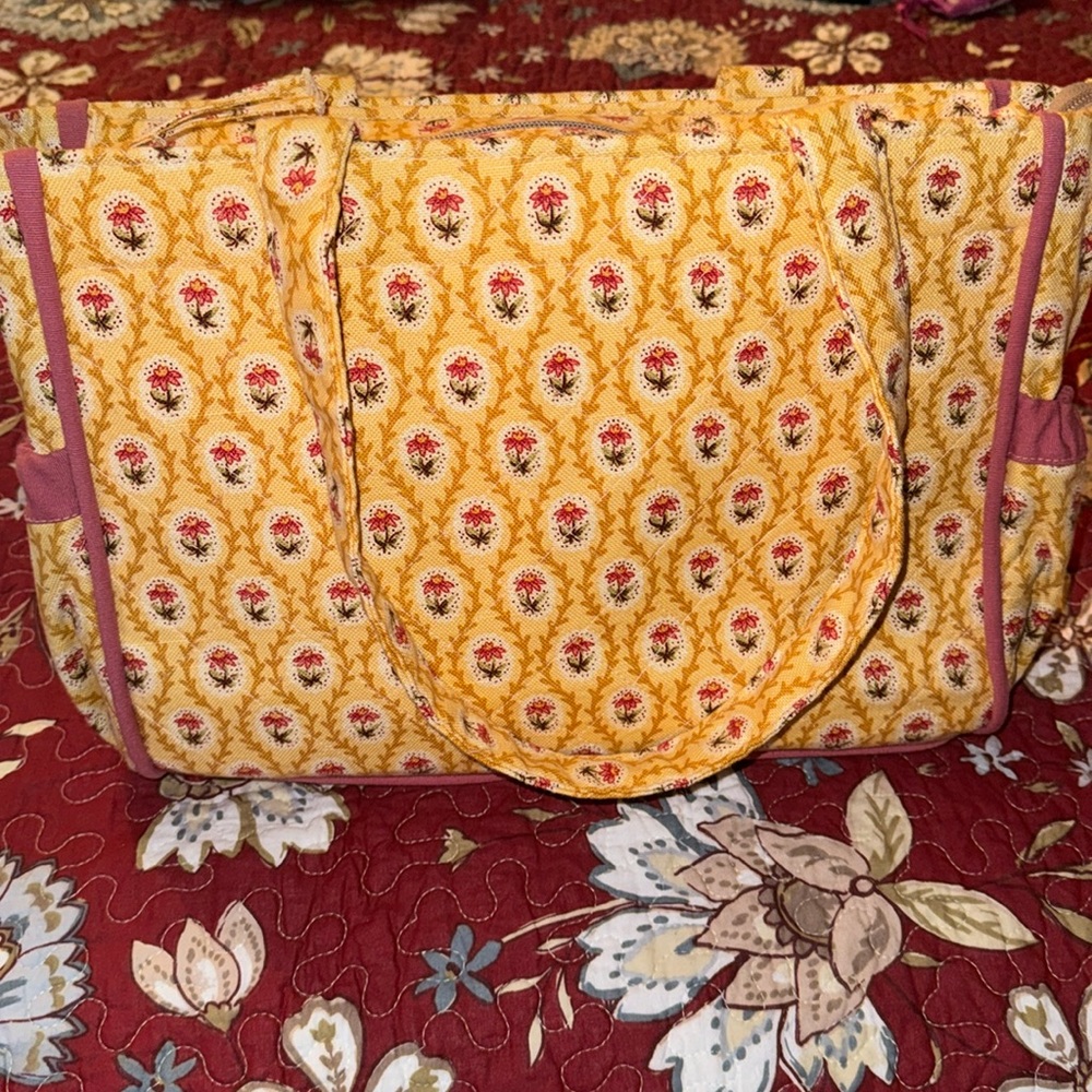 Beautiful handmade tote bag. Gifted by a friend. Never used.